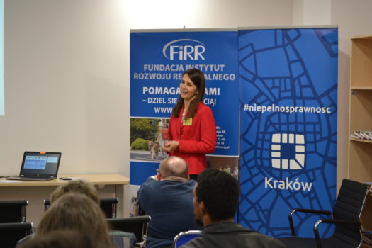 Magdalena Lubaś z FIRR podczas wystąpienia na konwencie regionalnym