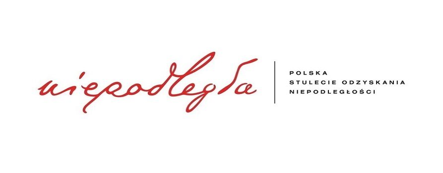 Logo obchodów Święta Niepodległości. Z lewej strony czerwony napis niepodległa, z prawej czarny napis Polska stulecie odzyskania niepodległości