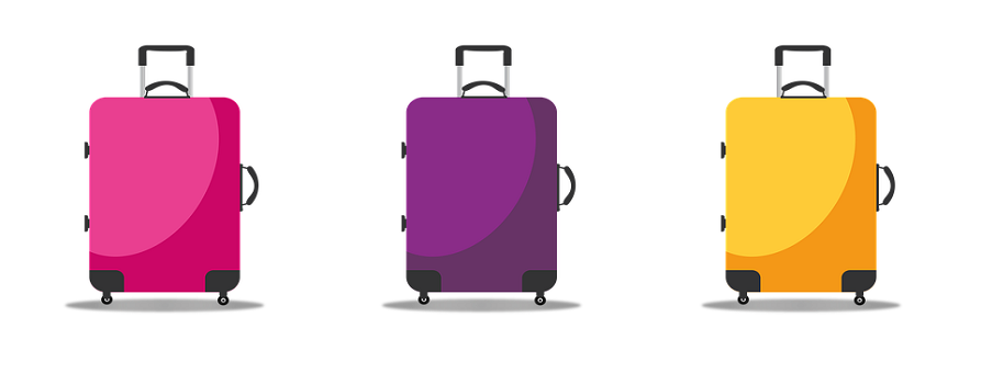 Rysunek walizek na kółkach, od lewej strony walizka różowa, fioletowa i żółta
