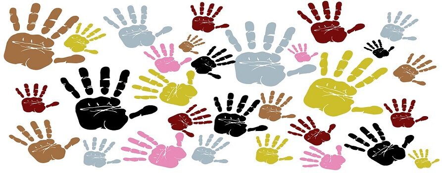 Różnokolorowe odciski rąk, symbolizujące różnorodność